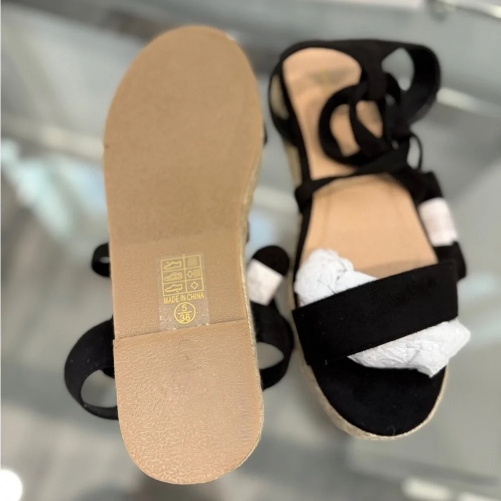 Prettylittle Thing Lace Up Platform Espadrille Black Sandals NEW (sz 7)